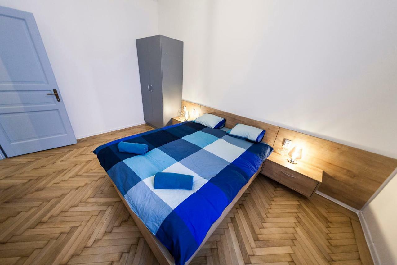 Luxury 4a Apartment